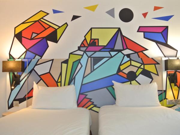 ibis Styles Paris Maine Montparnasse : photo 9 de la chambre chambre lits jumeaux standard