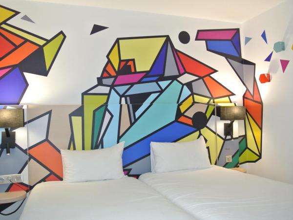 ibis Styles Paris Maine Montparnasse : photo 10 de la chambre chambre lits jumeaux standard