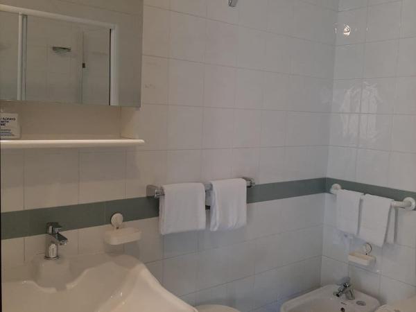 Hotel Tirreno : photo 1 de la chambre chambre quadruple