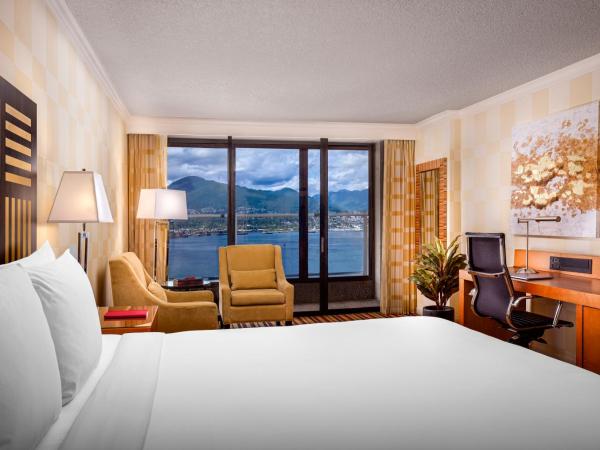 Pinnacle Hotel Harbourfront : photo 6 de la chambre hébergement lit king-size - vue sur port