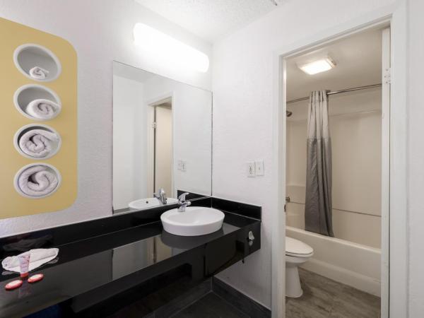 OYO Hotel Houston Katy Freeway : photo 4 de la chambre 2 bedroom apartment with kitchen