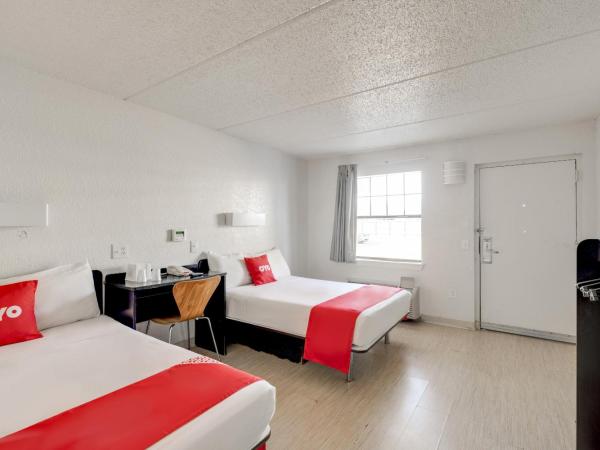 OYO Hotel Houston Katy Freeway : photo 2 de la chambre chambre avec 2 lits queen-size - accessible aux personnes à mobilité réduite