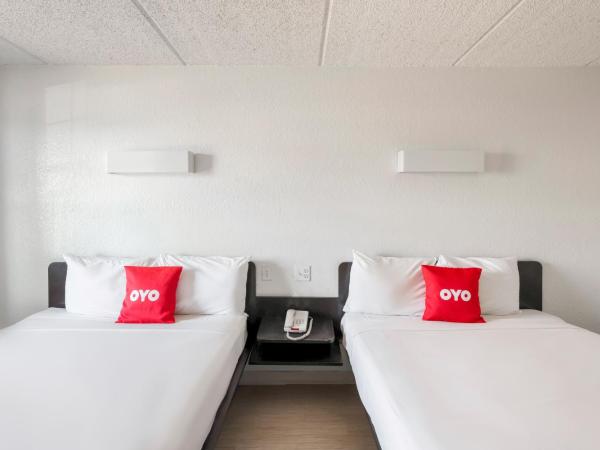 OYO Hotel Houston Katy Freeway : photo 3 de la chambre chambre avec 2 grands lits queen-size 