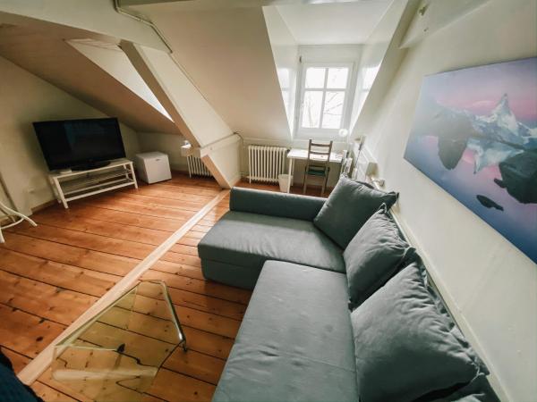 CityLodge St Gallen - 2 min to Marktplatz : photo 8 de la chambre chambre double avec lit d'appoint