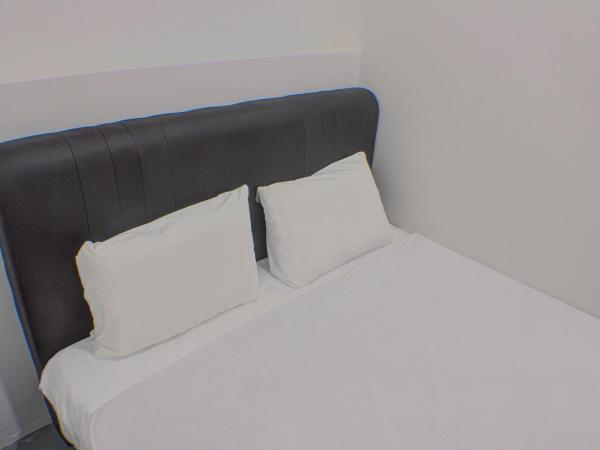 I Hotel : photo 3 de la chambre chambre standard lit queen-size