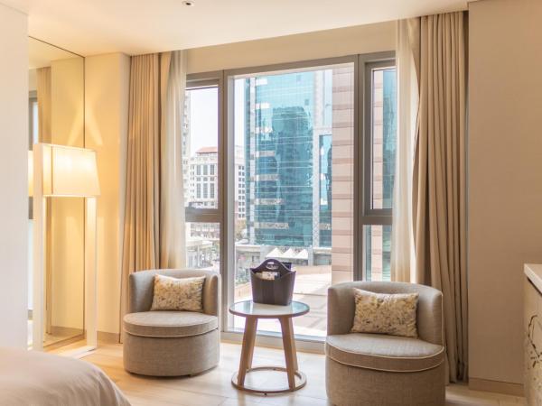 Al Bandar Rotana - Dubai Creek : photo 4 de la chambre chambre lit king-size - vue sur ville