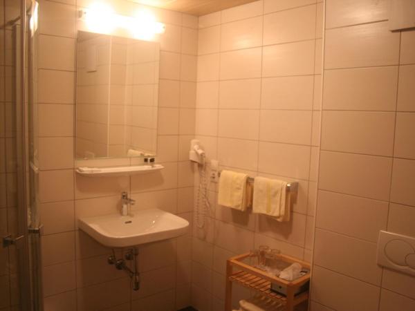 Hotel Engl : photo 3 de la chambre chambre quadruple - annexe