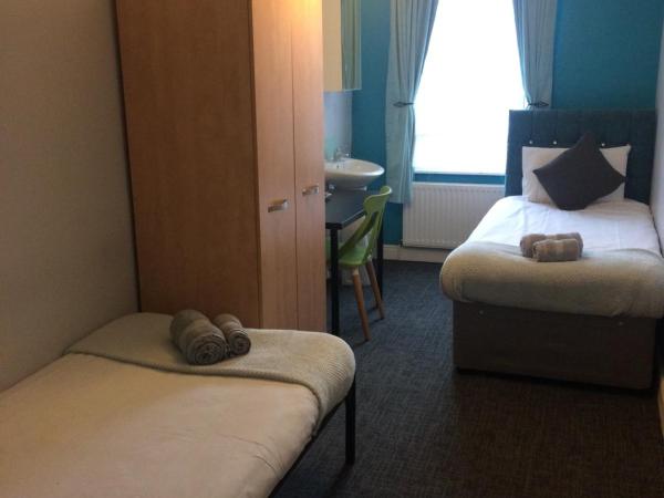 Queens Guesthouse Manchester : photo 5 de la chambre chambre lits jumeaux Économique