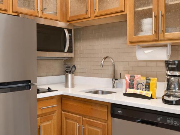 Staybridge Suites San Antonio Downtown Convention Center, an IHG Hotel : photo 3 de la chambre suite 2 chambres avec 2 salles de bains et baignoire accessible aux personnes à mobilité réduite - non-fumeurs