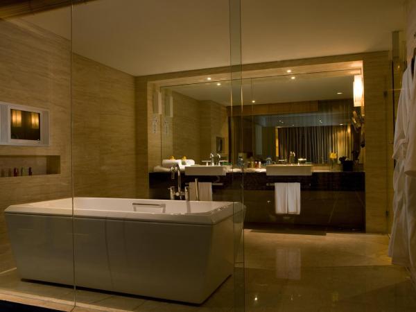 Crowne Plaza Tianjin Binhai, an IHG Hotel : photo 1 de la chambre suite 1 chambre avec cuisine