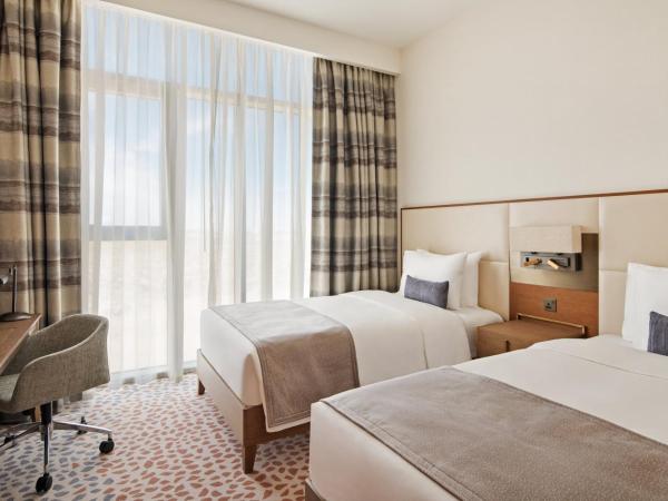 Staybridge Suites Dubai Al-Maktoum Airport, an IHG Hotel : photo 2 de la chambre suite 2 chambres