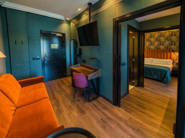 Catalonia Donosti : photo 5 de la chambre suite junior avec terrasse et vue sur la mer