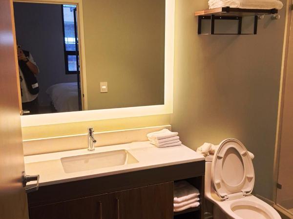 Staybridge Suites - Guadalajara Novena, an IHG Hotel : photo 8 de la chambre suite studio avec 2 lits queen-size