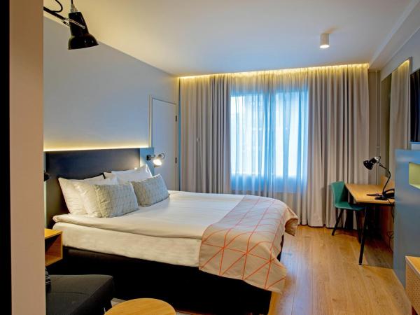 Holiday Inn Helsinki - Expo, an IHG Hotel : photo 4 de la chambre chambre lit queen-size standard avec fauteuil-lit - non-fumeurs