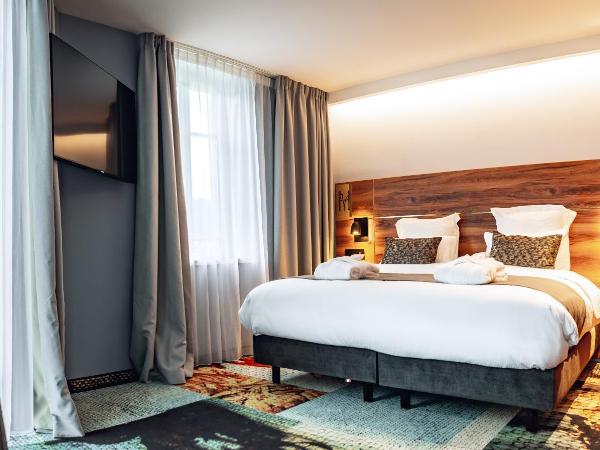 Hotel des Vosges BW Premier Collection : photo 7 de la chambre suite lit king-size avec canapé-lit