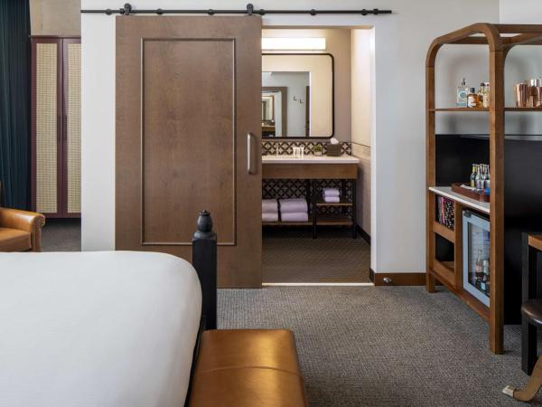 The Last Hotel : photo 4 de la chambre chambre lit king-size