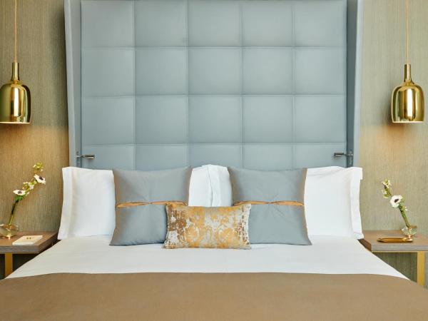 InterContinental Lyon - Hotel Dieu by IHG : photo 5 de la chambre suite lit king-size en duplex - vue sur rivière