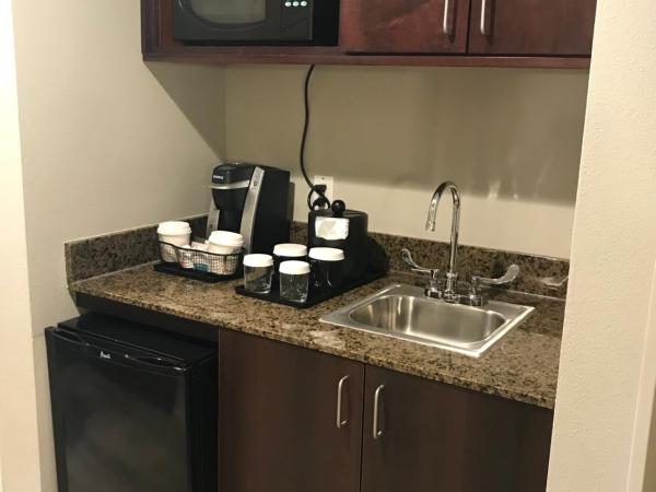 Holiday Inn & Suites Albuquerque-North I-25, an IHG Hotel : photo 3 de la chambre suite 1 chambre - adaptée aux personnes malentendantes - non-fumeurs