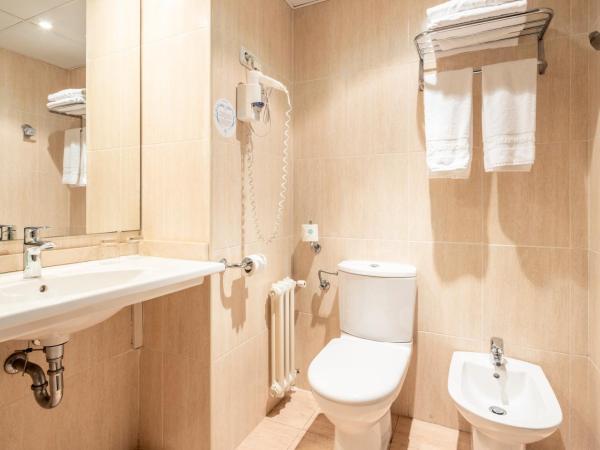 Ilunion Romareda : photo 8 de la chambre chambre double ou lits jumeaux classique