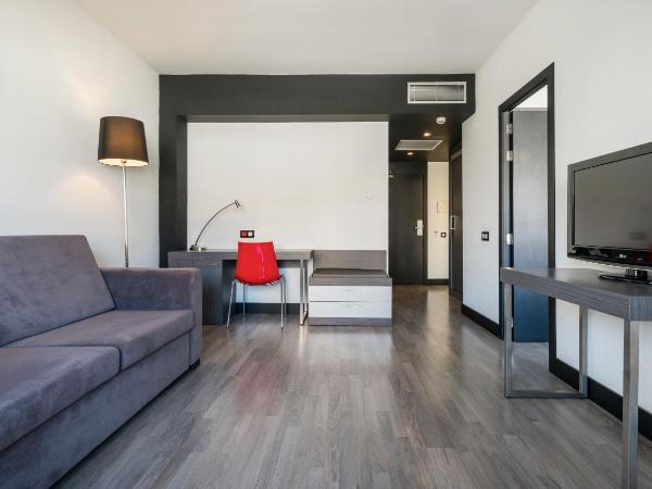 Ilunion Romareda : photo 3 de la chambre chambre triple