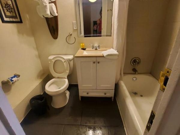 Desert Hills Motel : photo 8 de la chambre chambre lit queen-size 