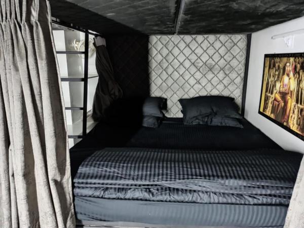 Dormitory : photo 5 de la chambre chambre familiale avec salle de bains privative