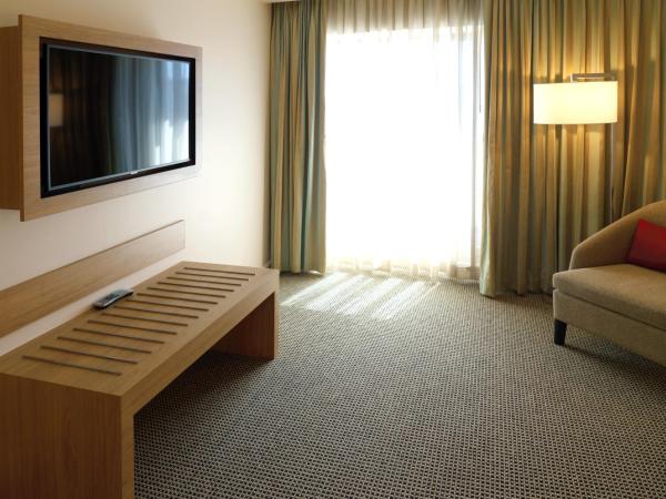 Stamford Plaza Sydney Airport Hotel & Conference Centre : photo 2 de la chambre suite raffles