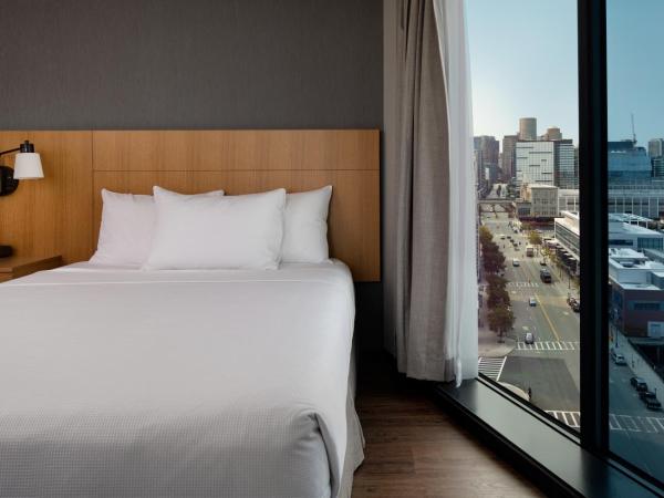 Hyatt Place Boston/Seaport District : photo 3 de la chambre chambre 2 lits queen-size avec baignoire accessible aux personnes à mobilité réduite et vue