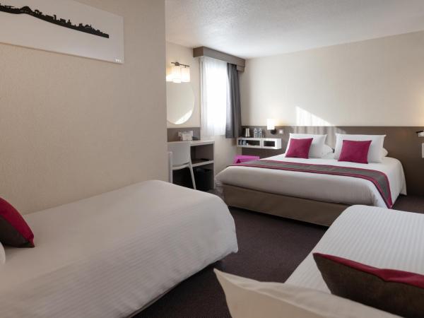 Kyriad Saint-Etienne Centre : photo 2 de la chambre chambre familiale