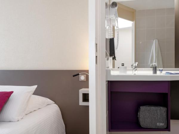 Kyriad Saint-Etienne Centre : photo 6 de la chambre chambre avec 1 lit double