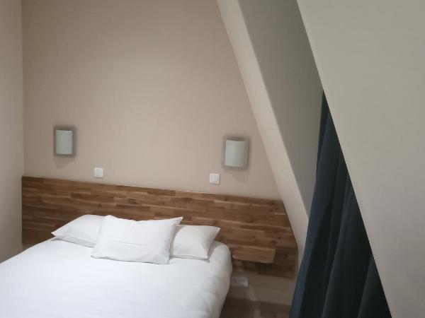 Hôtel De La Perdrix Rouge : photo 9 de la chambre chambre double avec douche