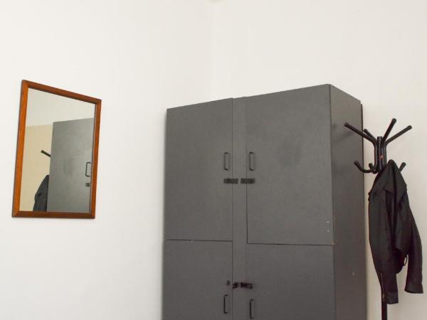 Reina Madre Hostel : photo 5 de la chambre chambre lits jumeaux standard avec salle de bains commune