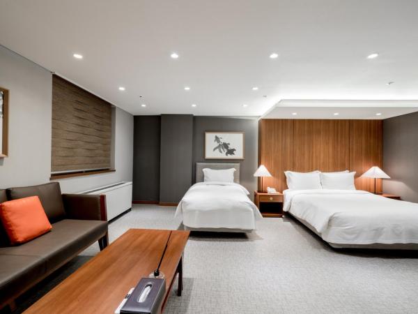 Oriens Hotel & Residences Myeongdong : photo 1 de la chambre chambre triple premier - sans vue