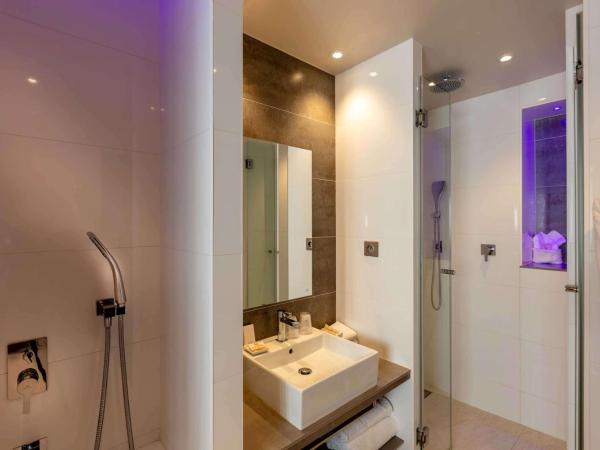 Best Western Plus Le Lavarin : photo 9 de la chambre suite junior avec lit king-size