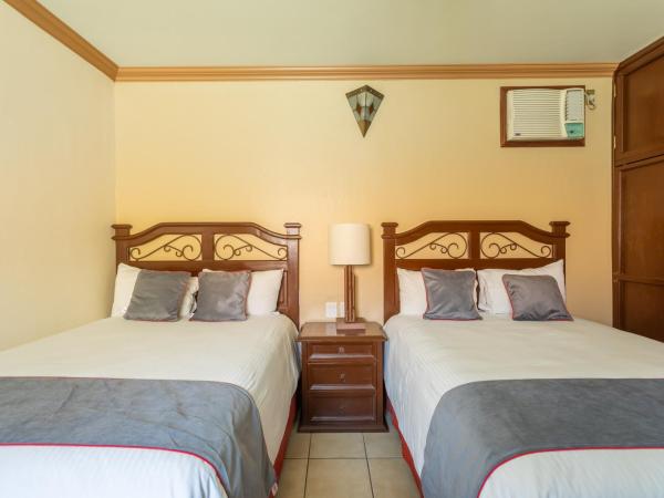 Hotel Ángel Inn : photo 4 de la chambre chambre double standard avec 2 lits doubles