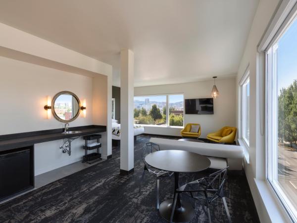 Jupiter NEXT : photo 5 de la chambre suite deluxe avec lit king-size