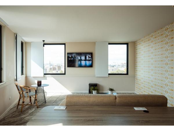 The Originals Boutique, Hôtel Maison Montmartre Paris Les Puces : photo 1 de la chambre suite junior