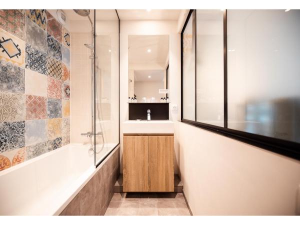 The Originals Boutique, Hôtel Maison Montmartre Paris Les Puces : photo 6 de la chambre chambre double exécutive