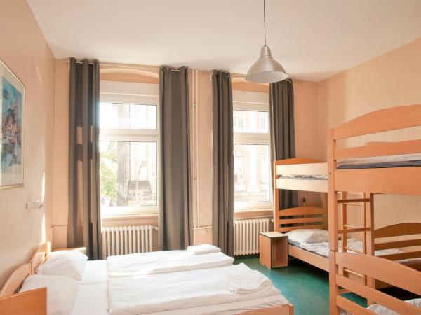 Happy Hotel Berlin : photo 1 de la chambre lit dans dortoir mixte de 6 lits