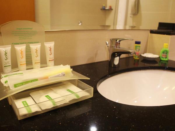 Holiday Inn Melaka, an IHG Hotel : photo 2 de la chambre 2 single bed standard sea view