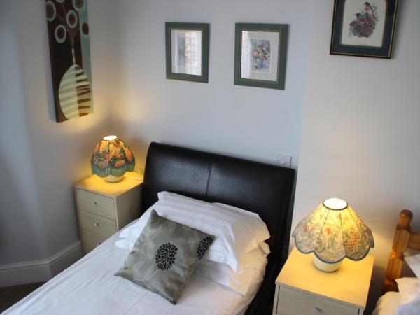 Filton Guest House : photo 10 de la chambre chambre triple