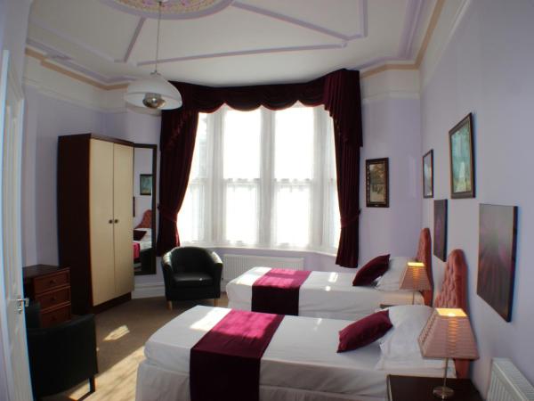 Filton Guest House : photo 4 de la chambre chambre lits jumeaux