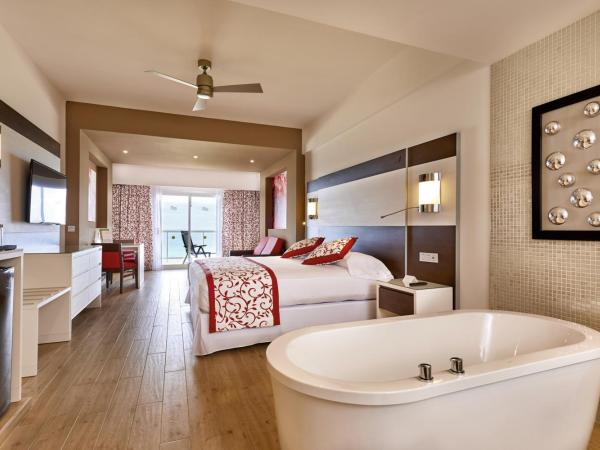 Riu Palace Costa Mujeres - All Inclusive : photo 1 de la chambre suite junior vue sur l'océan