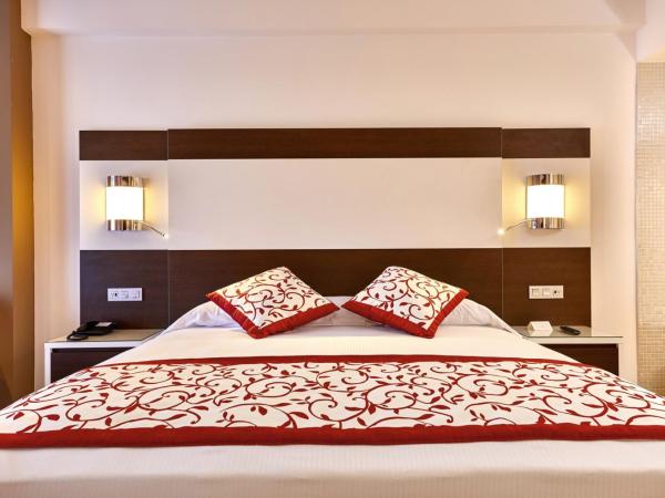 Riu Palace Costa Mujeres - All Inclusive : photo 3 de la chambre suite junior - vue partielle sur océan