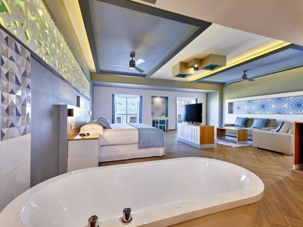 Riu Palace Costa Mujeres - All Inclusive : photo 1 de la chambre suite - vue sur mer