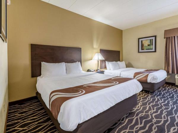 Quality Inn & Suites Southport : photo 1 de la chambre chambre avec 2 lits queen-size - accessible aux personnes à mobilité réduite - non-fumeurs