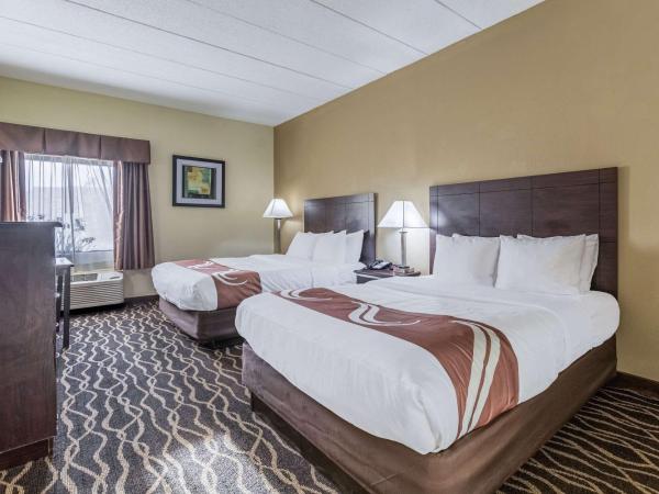 Quality Inn & Suites Southport : photo 3 de la chambre chambre 2 lits queen-size - non-fumeurs