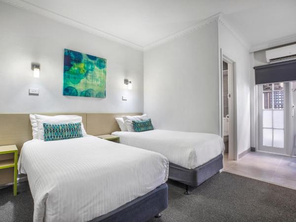 Nightcap at Skyways Hotel : photo 1 de la chambre studio lits jumeaux