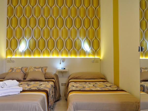 Far Home Plaza Mayor : photo 4 de la chambre chambre triple avec douche