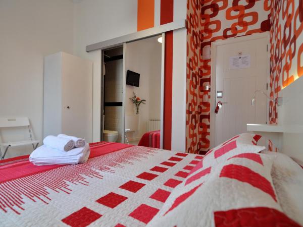 Far Home Plaza Mayor : photo 6 de la chambre chambre double avec salle de bains privative